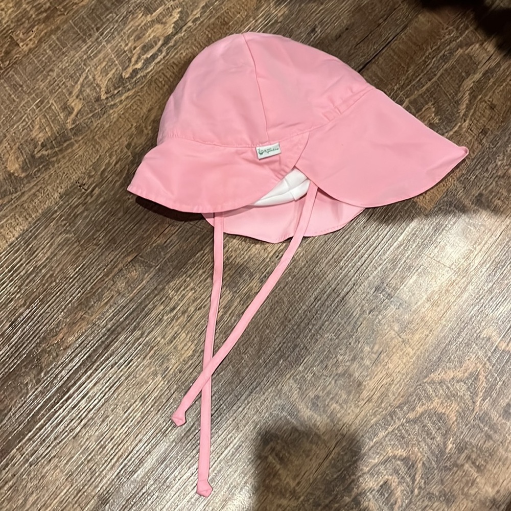 Green sprouts hat 2-4t